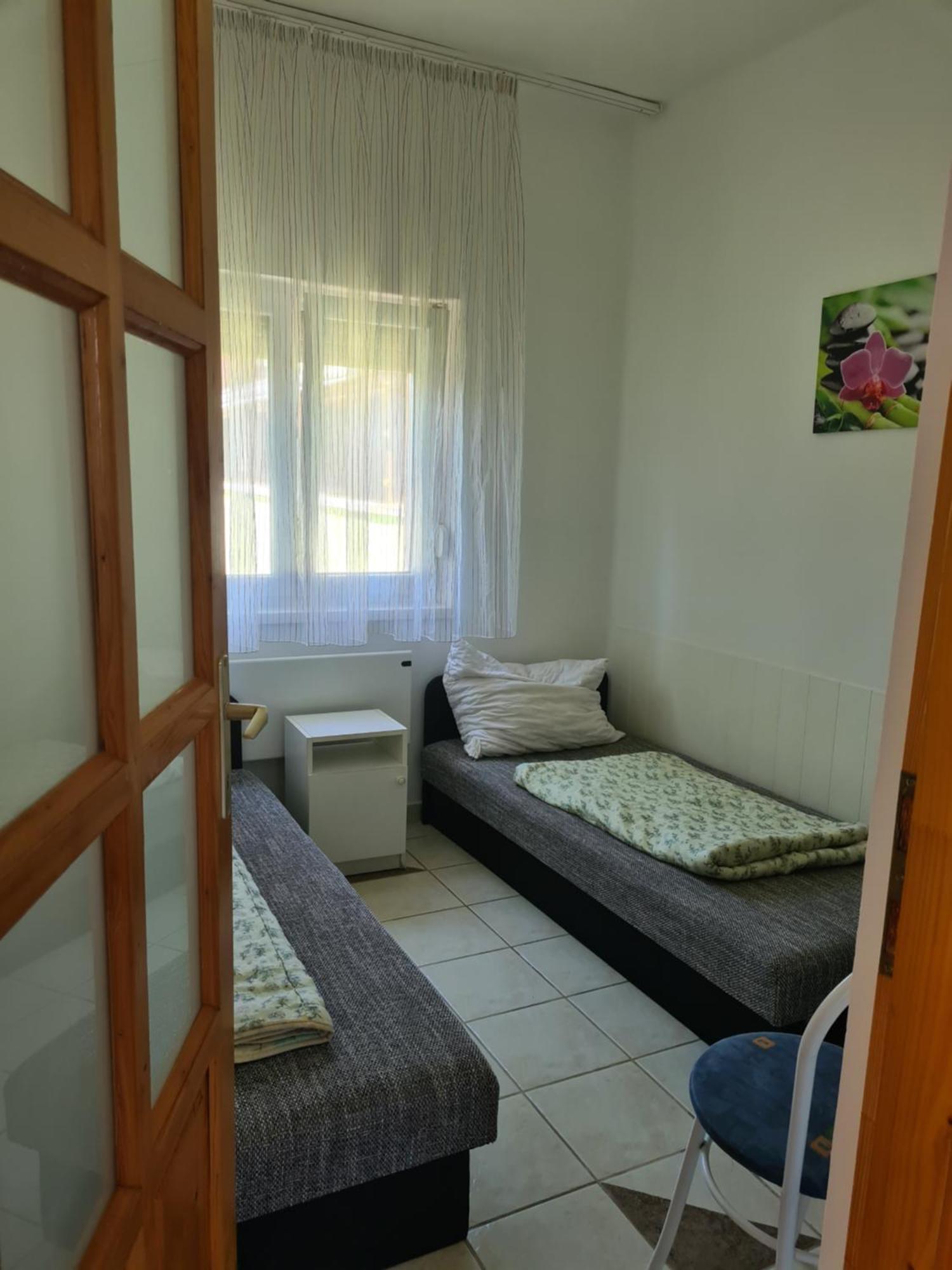 Zseki Apartman Hajduszoboszlo Exterior photo