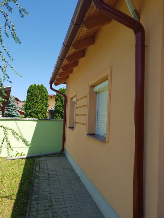 Zseki Apartman Hajduszoboszlo Exterior photo