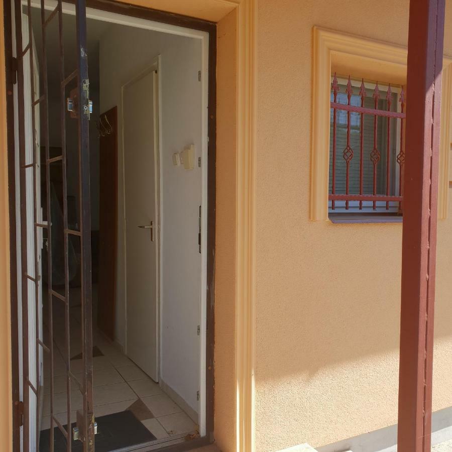 Zseki Apartman Hajduszoboszlo Exterior photo
